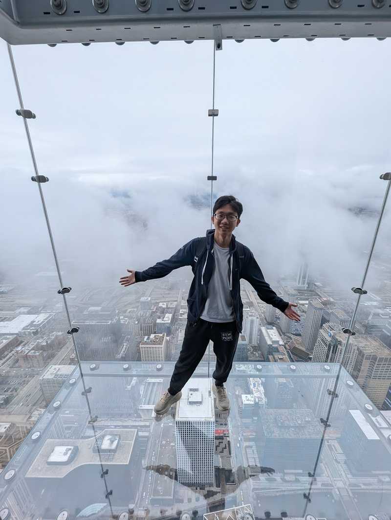 Photo of me at Willis skydeck